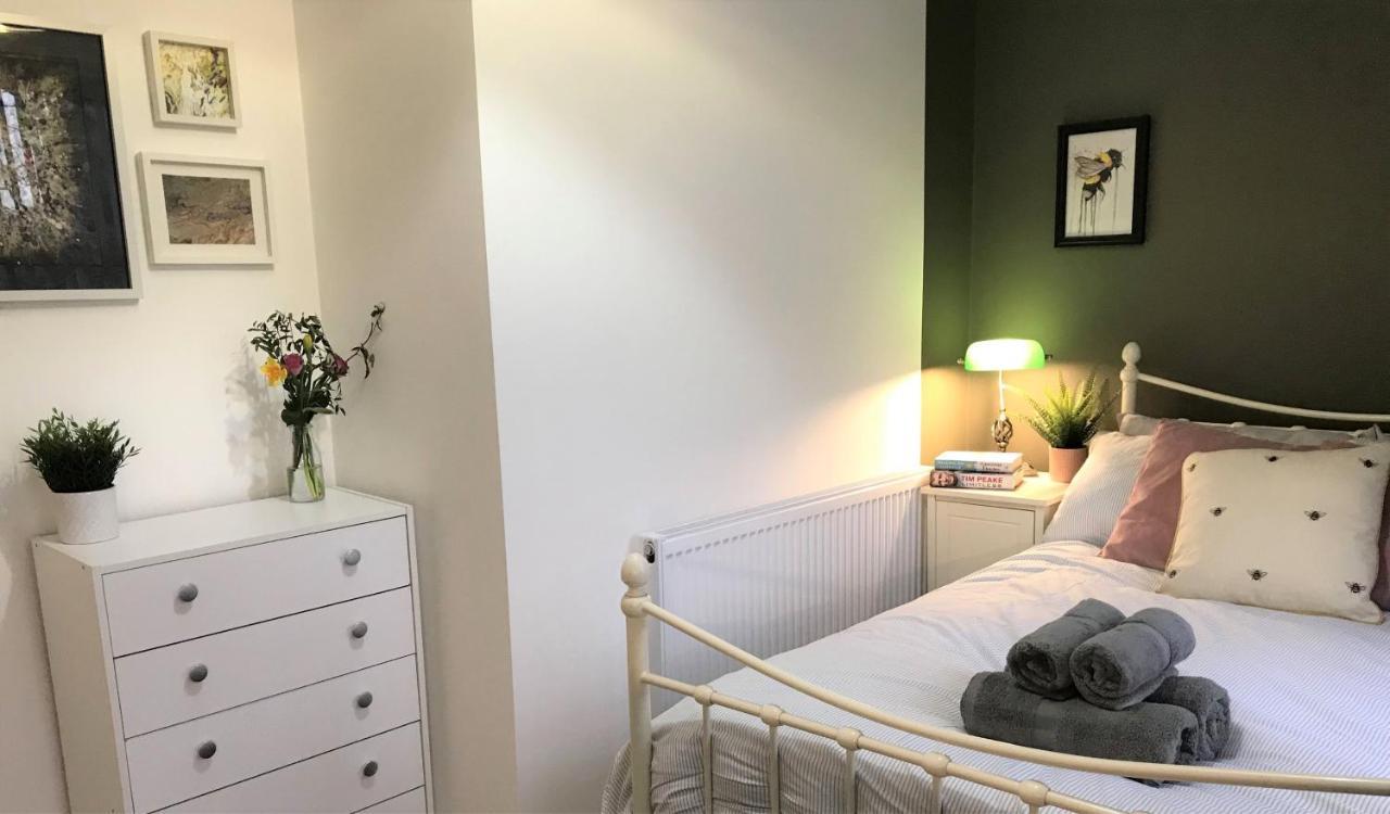 Stylish Modern 3-Bed House Nr Manchester City Ctr وايتفيلد المظهر الخارجي الصورة