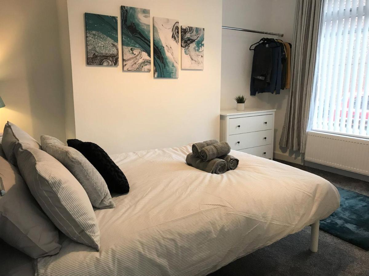 Stylish Modern 3-Bed House Nr Manchester City Ctr وايتفيلد المظهر الخارجي الصورة