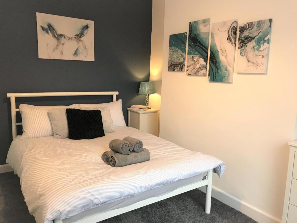 Stylish Modern 3-Bed House Nr Manchester City Ctr وايتفيلد المظهر الخارجي الصورة
